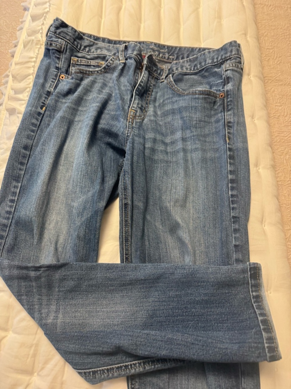 Merona Women’s Relaxed Light Blue Jeans - Picture 4 of 5
